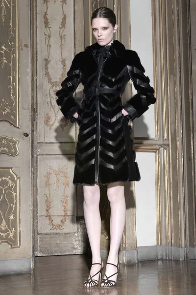 Look 12